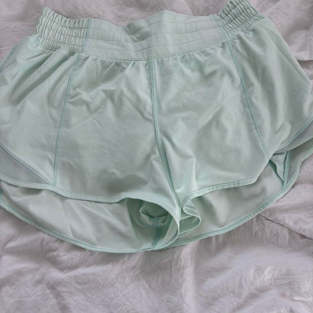 LULULEMON Hotty Hot Hi Rise 2.5 Sz 6 Women's Green Blue Shorts Exclusive Color